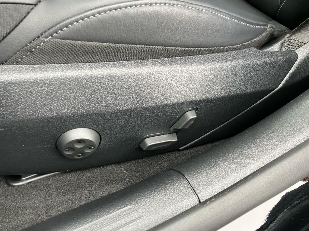 Mercedes-Benz C 300 2025