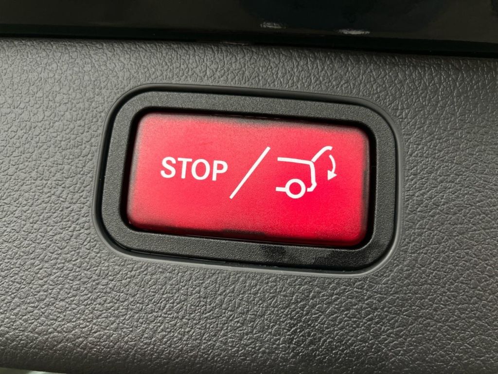 Mercedes-Benz C 300 2025