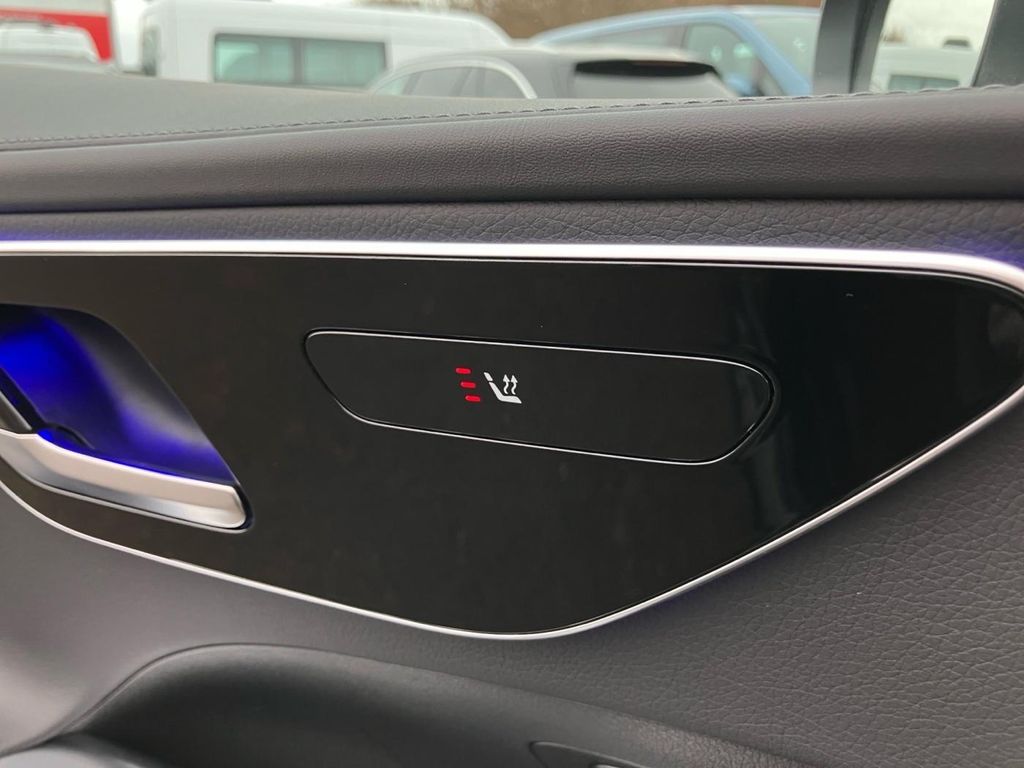 Mercedes-Benz C 300 2025