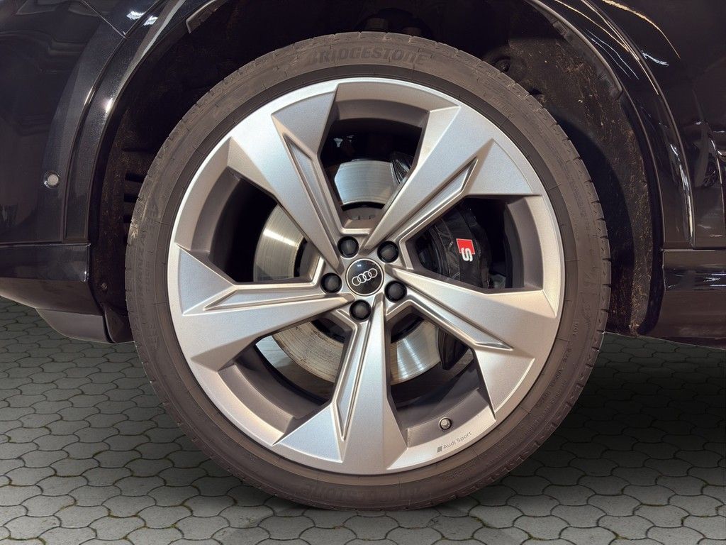 Audi SQ7 2025
