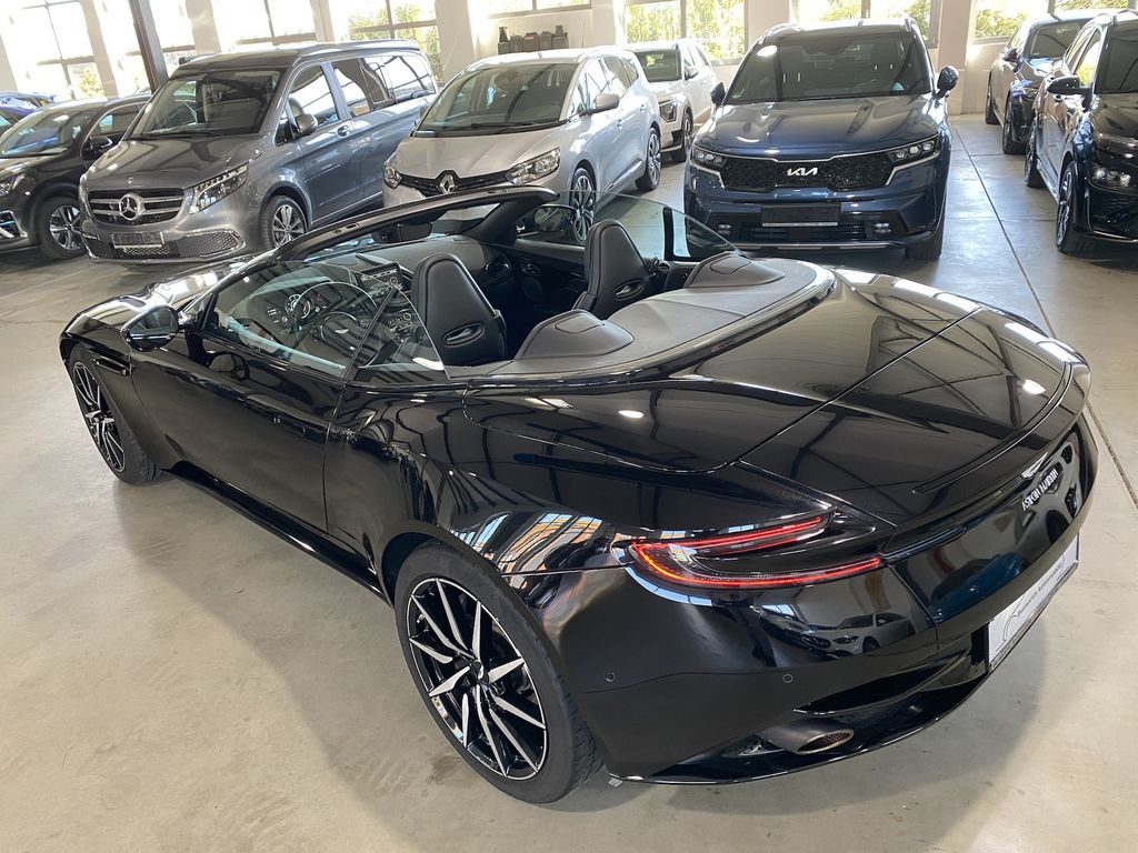 Aston Martin DB11 2019