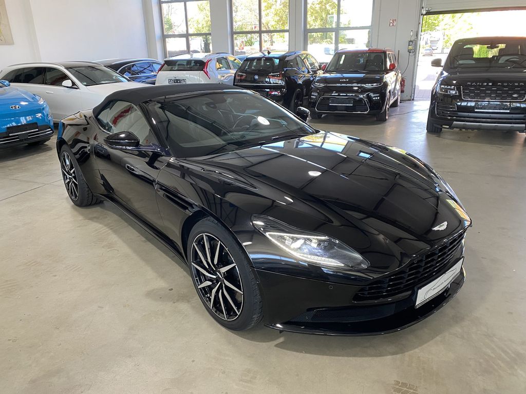 Aston Martin DB11 2019