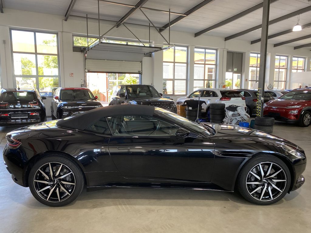 Aston Martin DB11 2019