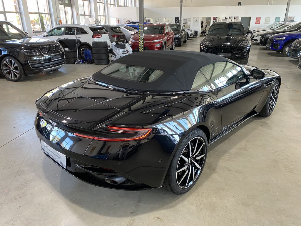 Aston Martin DB11 2019