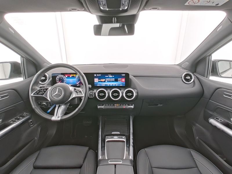 Mercedes-Benz B 220 2025