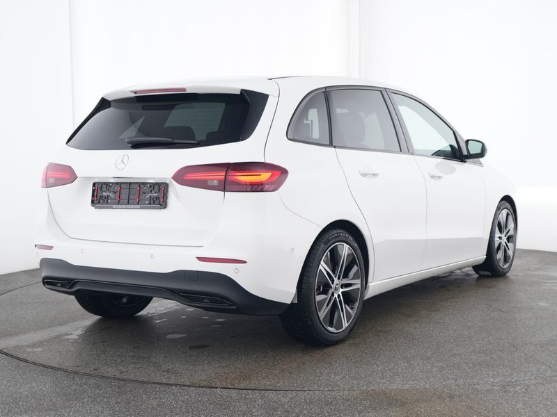 Mercedes-Benz B 220 2025