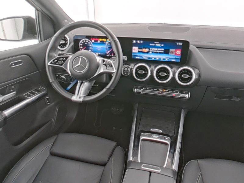 Mercedes-Benz B 220 2025