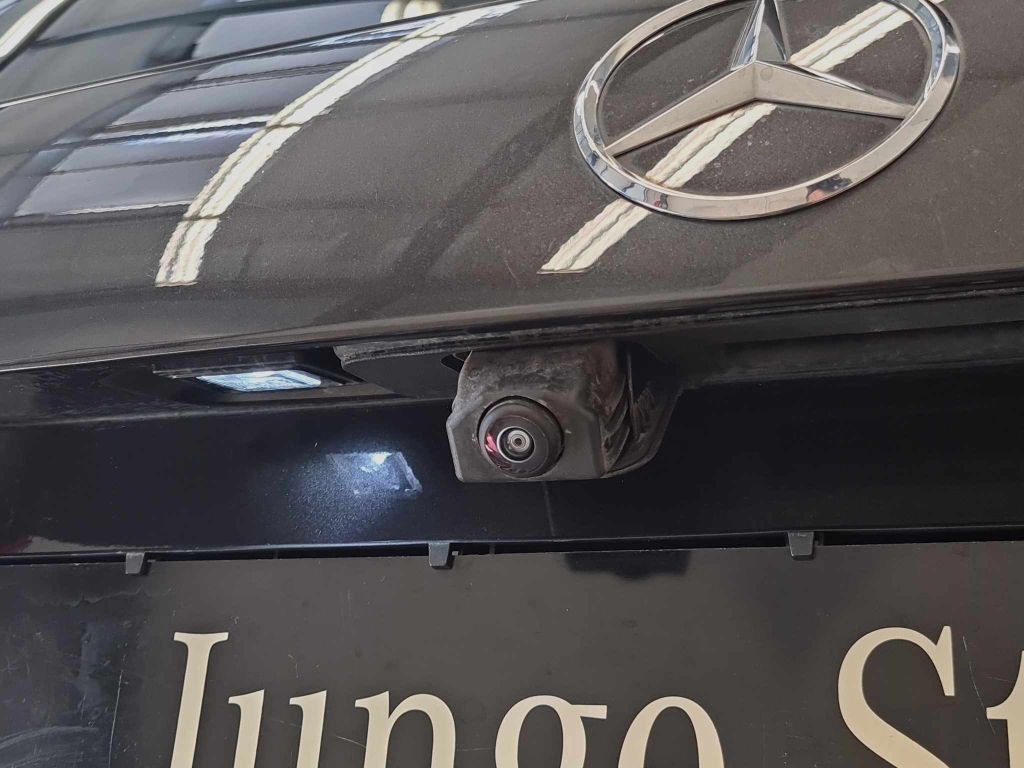 Mercedes-Benz C 300 2024