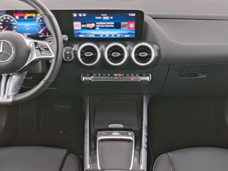 Mercedes-Benz B 220 2025