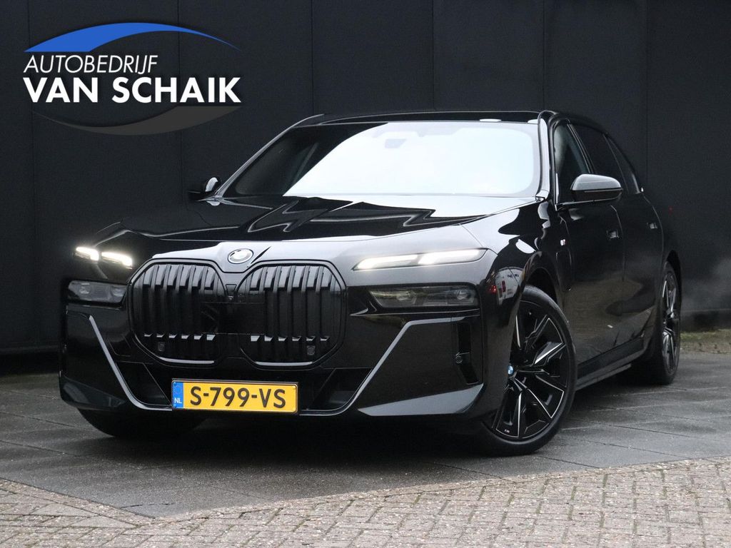 BMW 750 2023