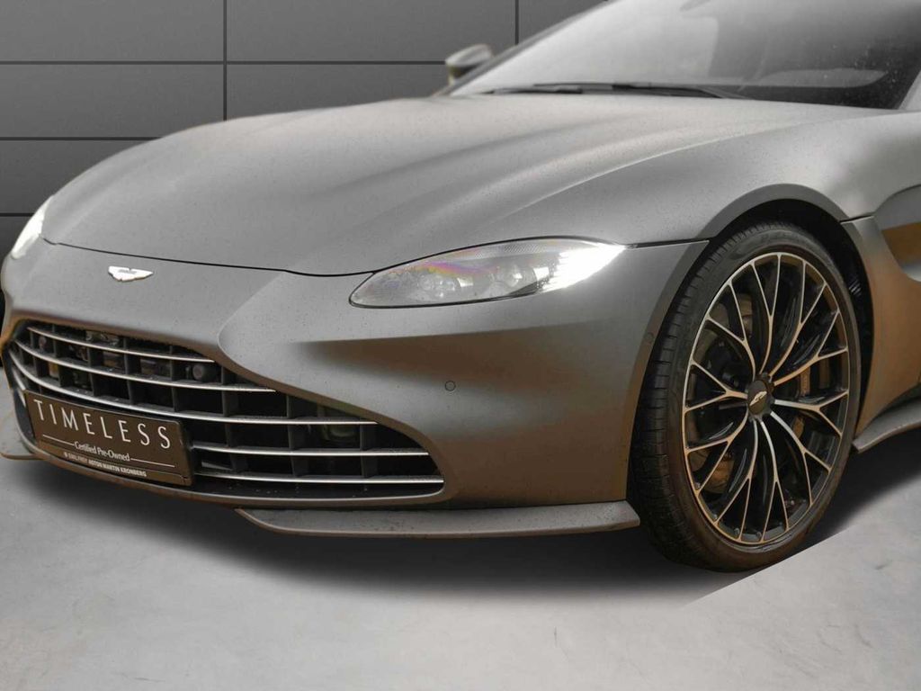 Aston Martin V8 Vantage 2022