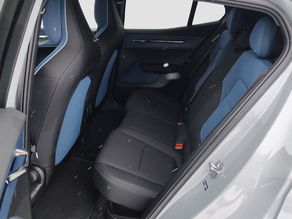 Volvo EX30 2024
