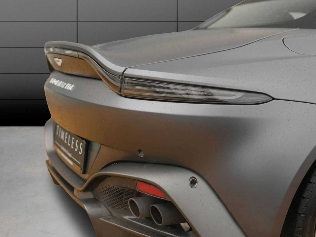 Aston Martin V8 Vantage 2022