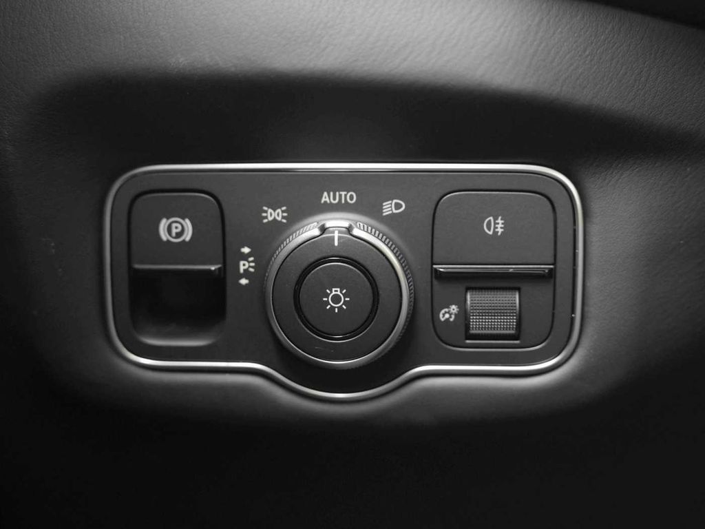 Aston Martin V8 Vantage 2022