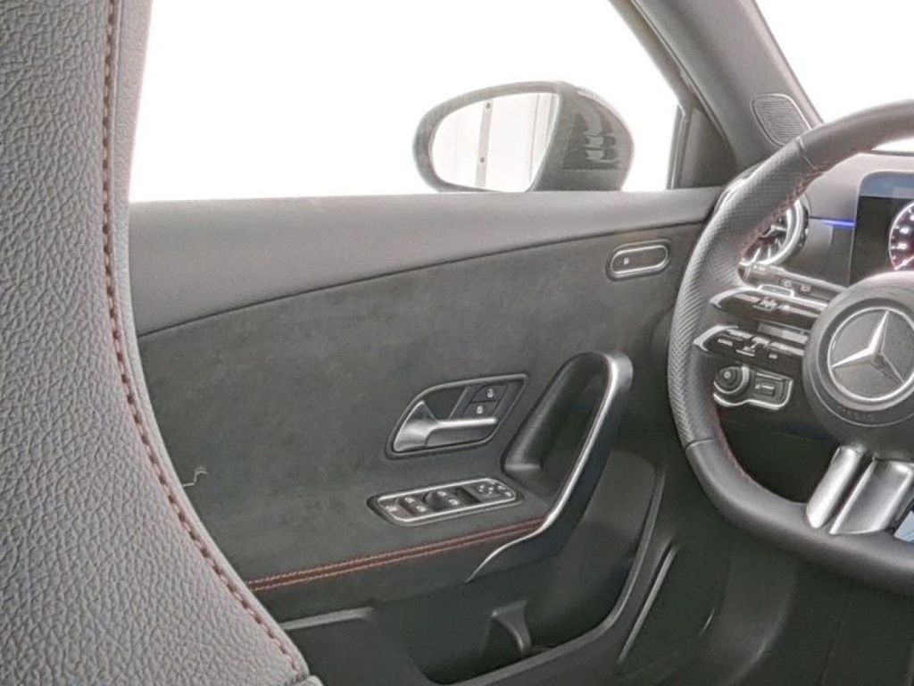 Mercedes-Benz A 220 2024