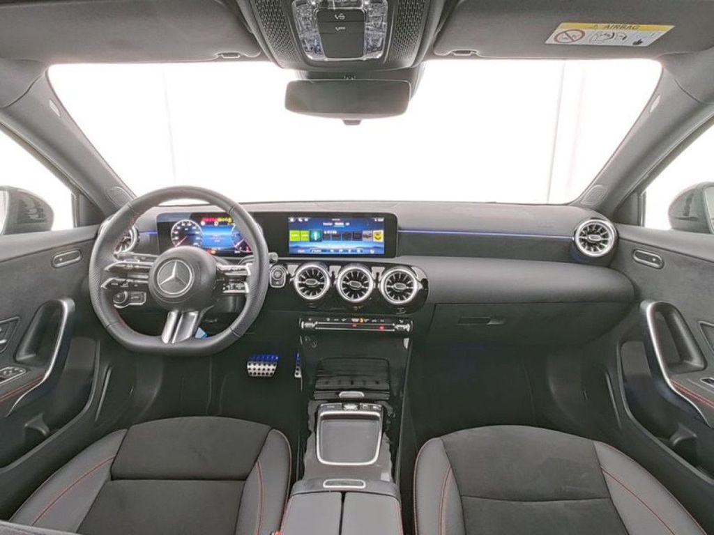 Mercedes-Benz A 220 2024