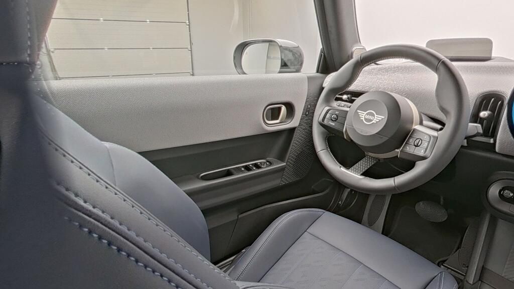 MINI Cooper Cabrio 2024