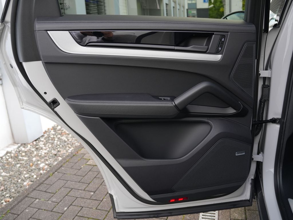 Porsche Cayenne 2024