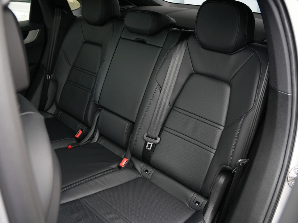 Porsche Cayenne 2024