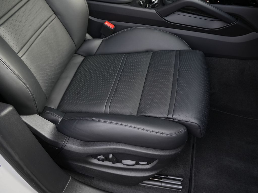 Porsche Cayenne 2024