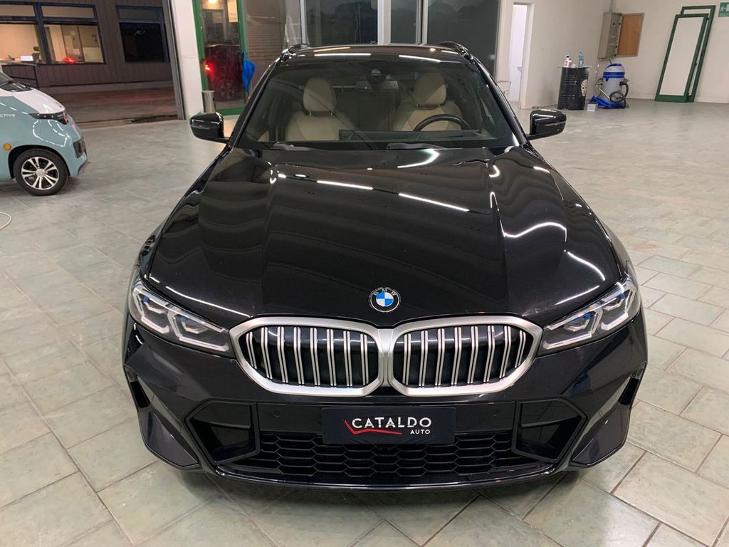 BMW 330 2023
