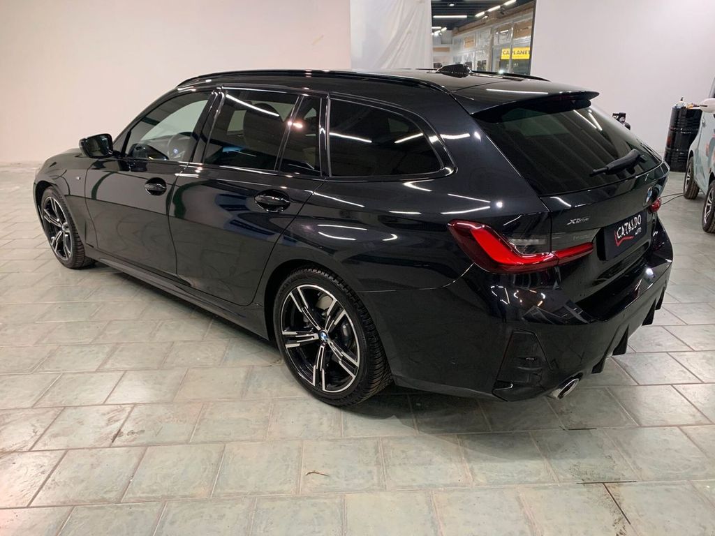 BMW 330 2023