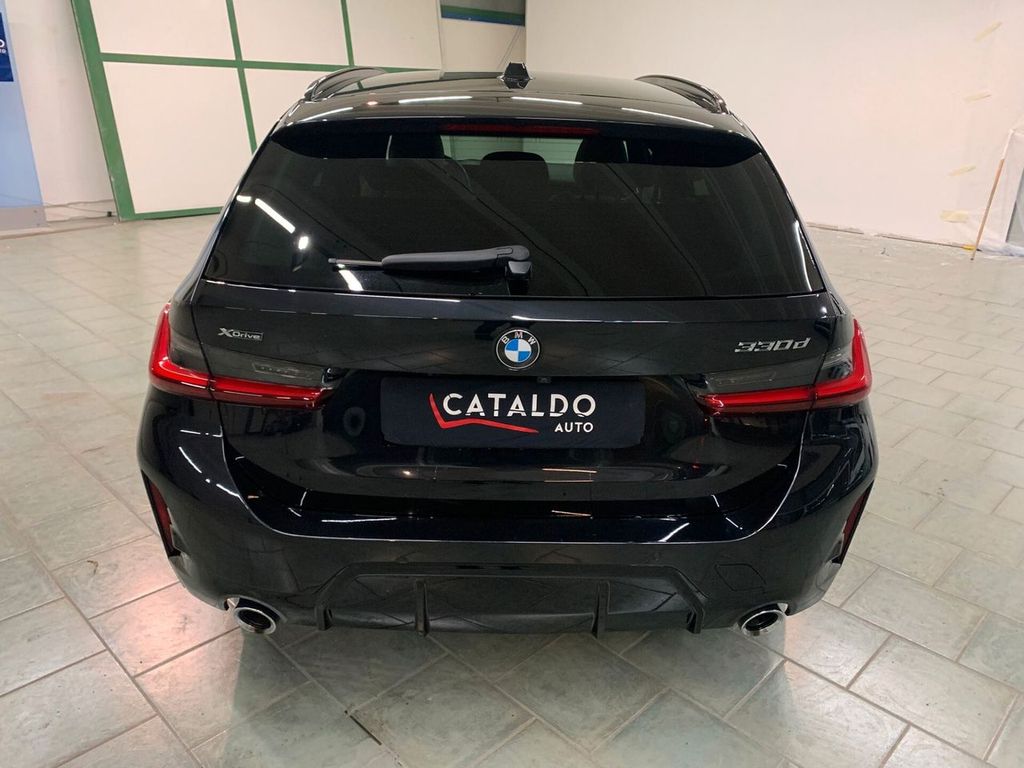 BMW 330 2023