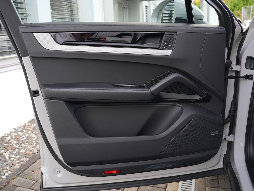 Porsche Cayenne 2024