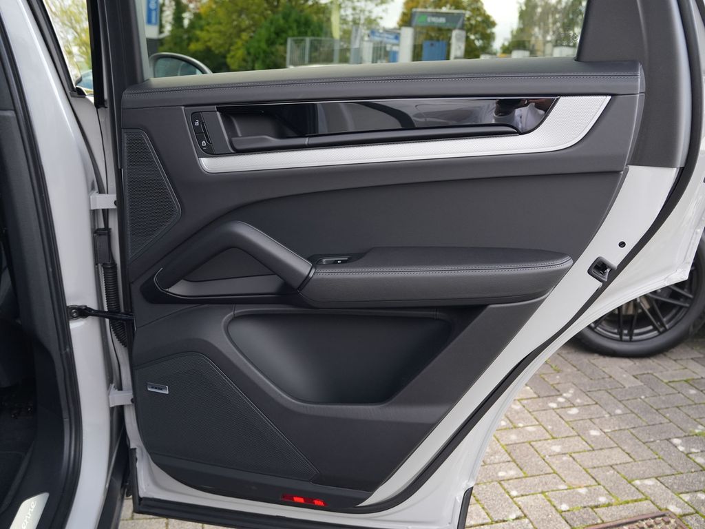 Porsche Cayenne 2024