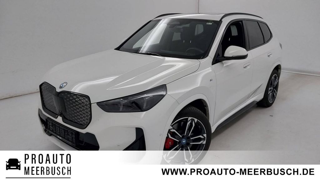 BMW iX1 2024