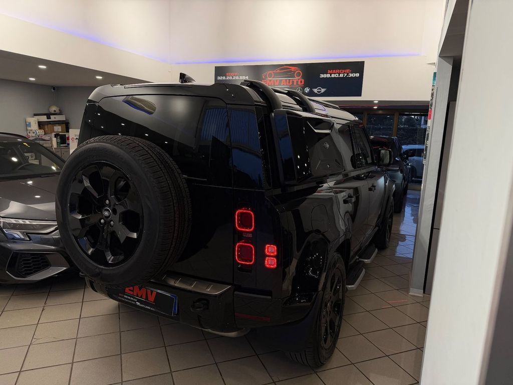 Land Rover Defender 2025