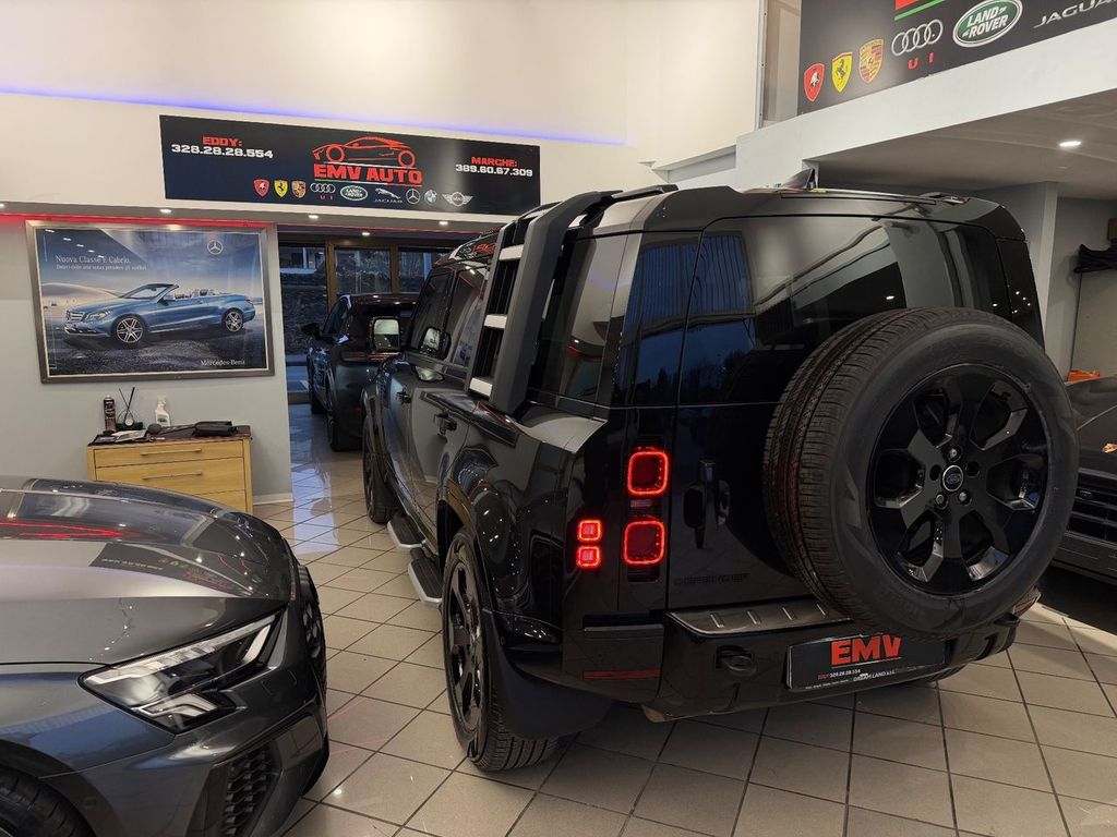 Land Rover Defender 2025