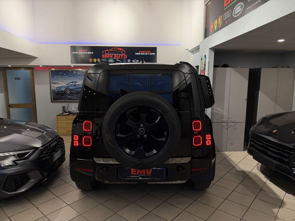 Land Rover Defender 2025