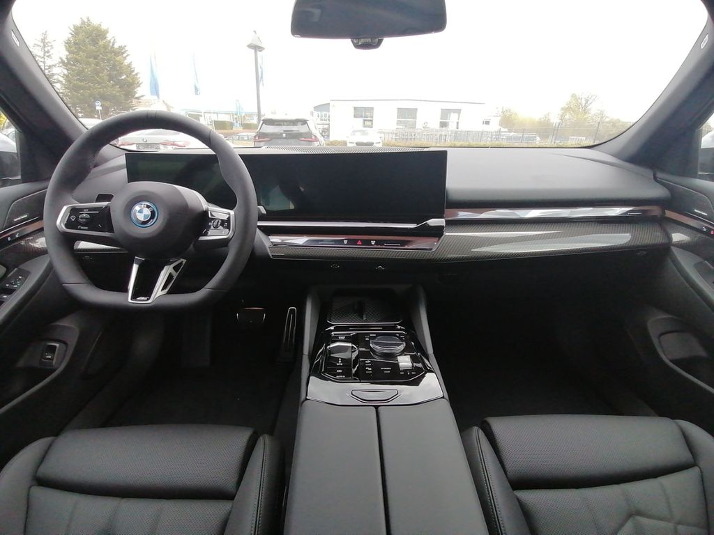 BMW i5 2025