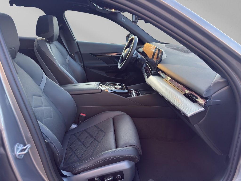 BMW i5 2025