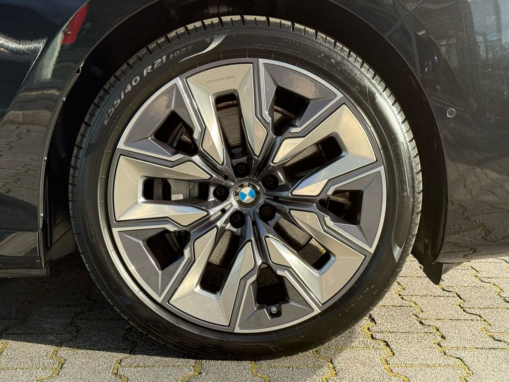 BMW i7 2024