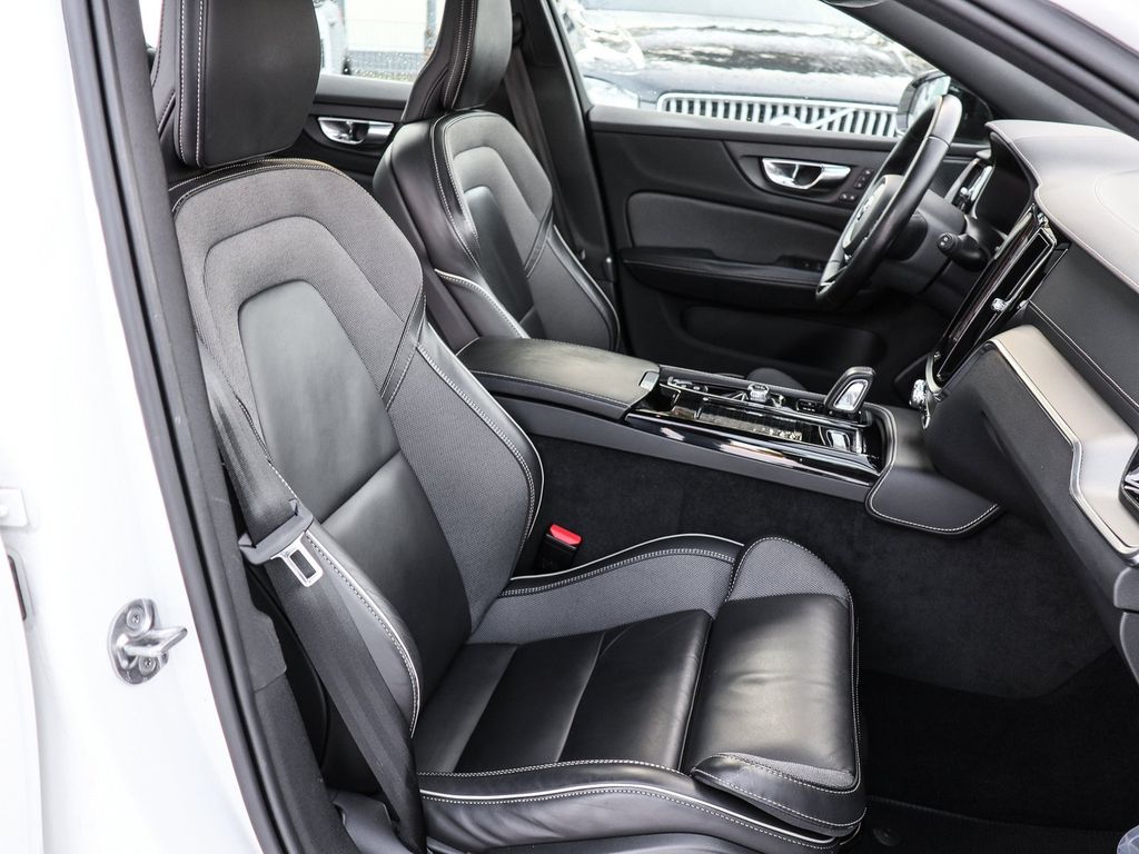 Volvo V60 2021