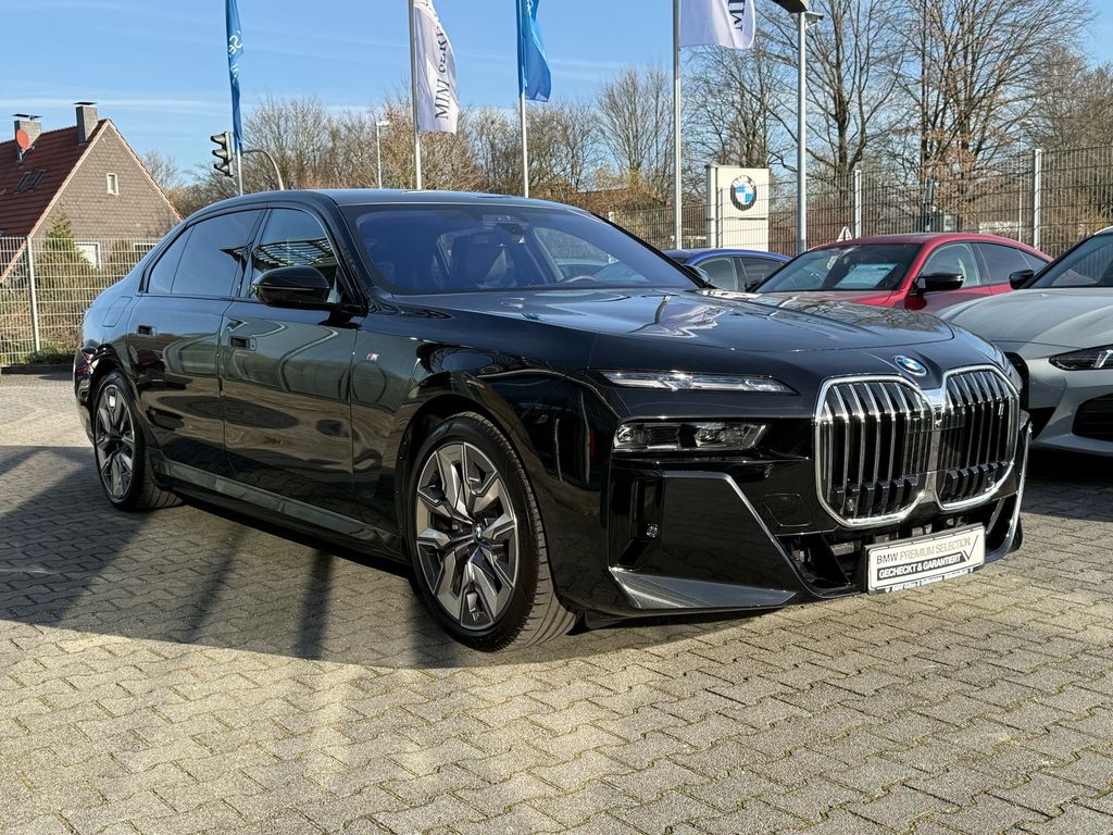BMW i7 2024