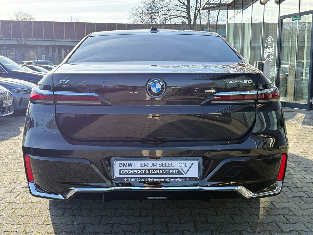 BMW i7 2024