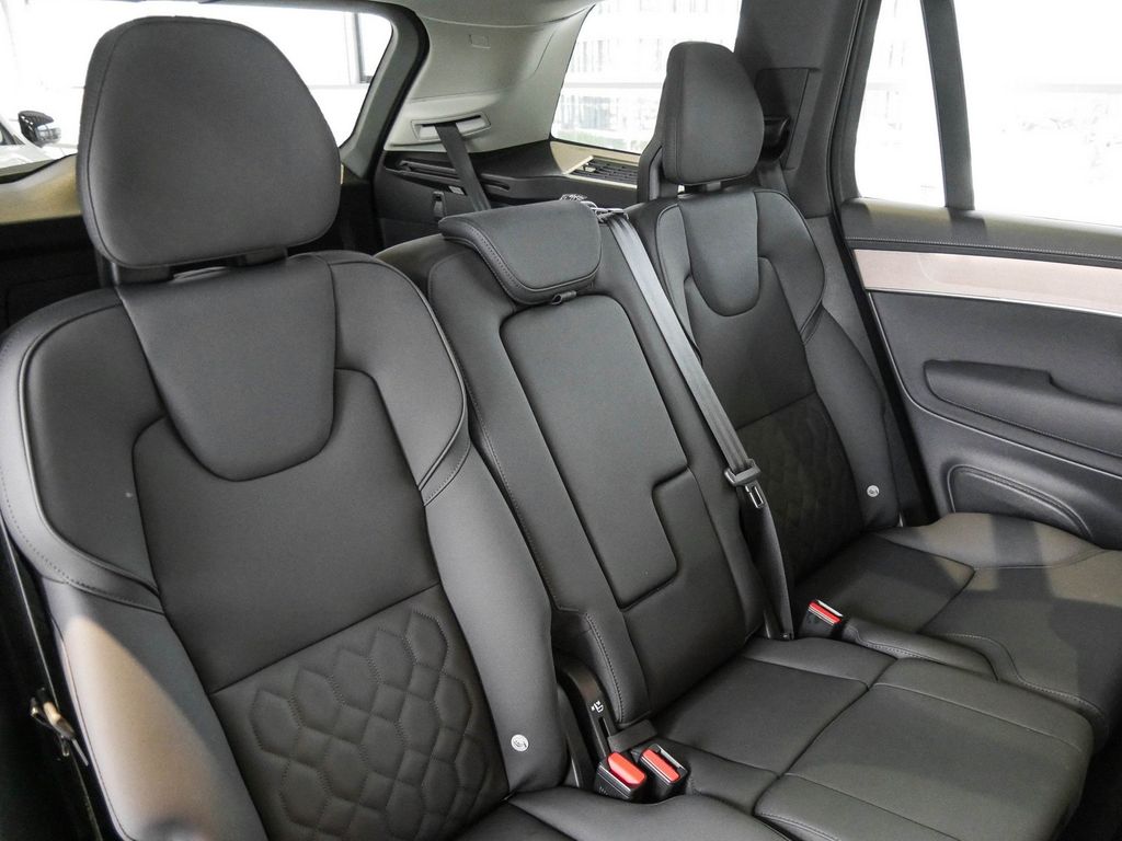 Volvo XC90 2025
