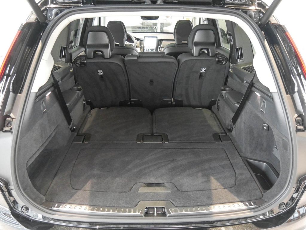 Volvo XC90 2025