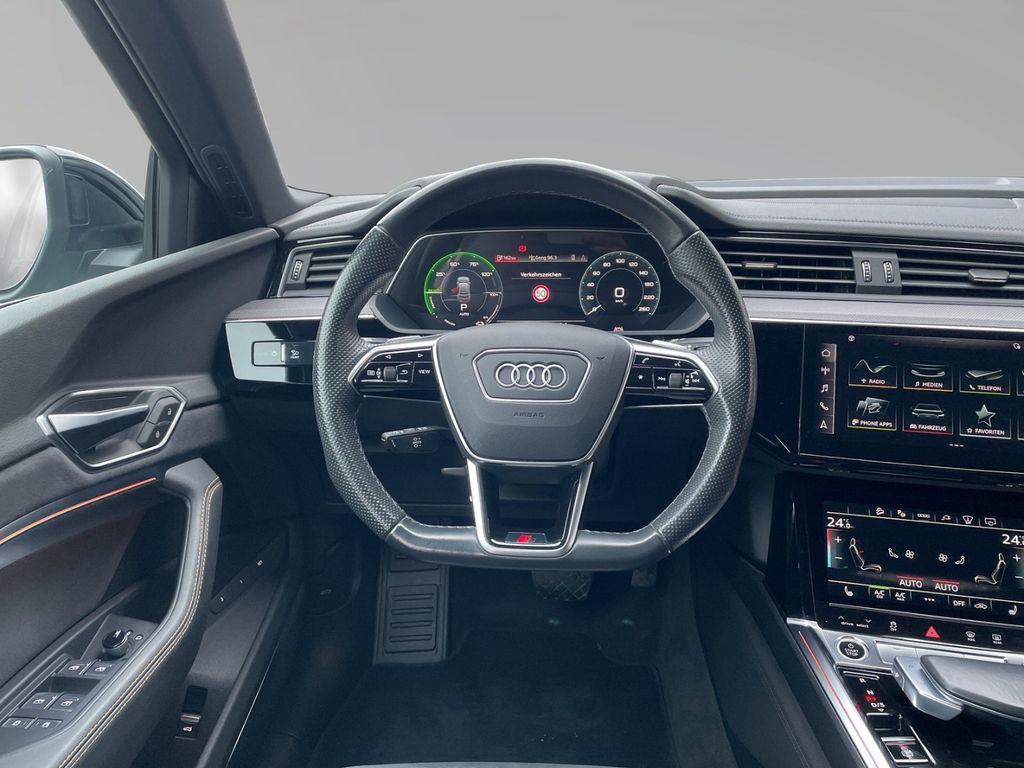 Audi e-tron 2022