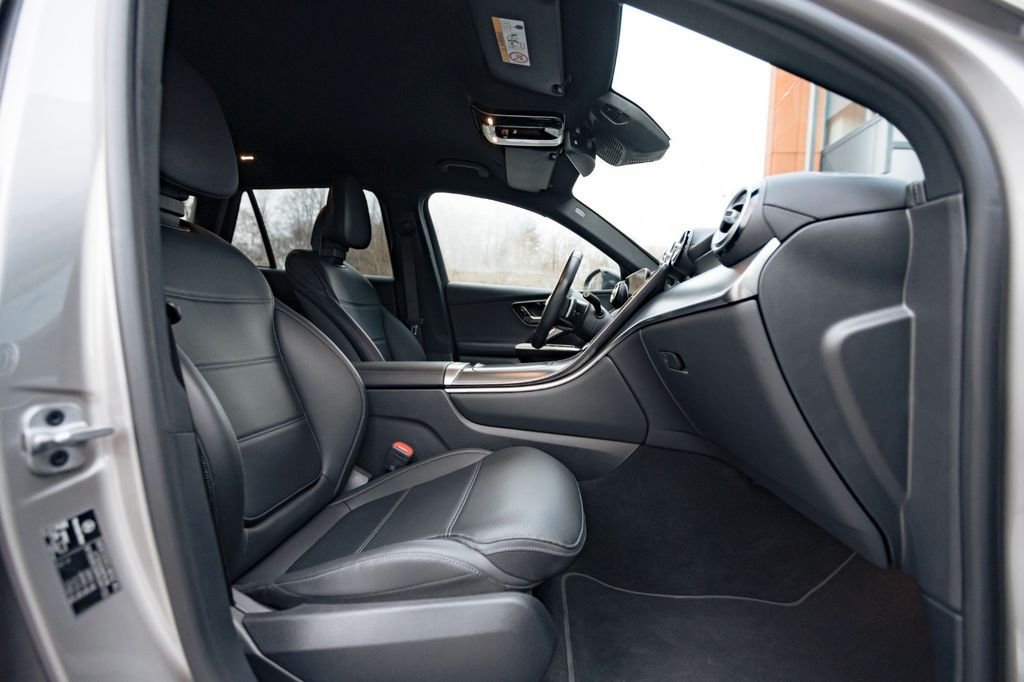 Mercedes-Benz GLC 300 2023