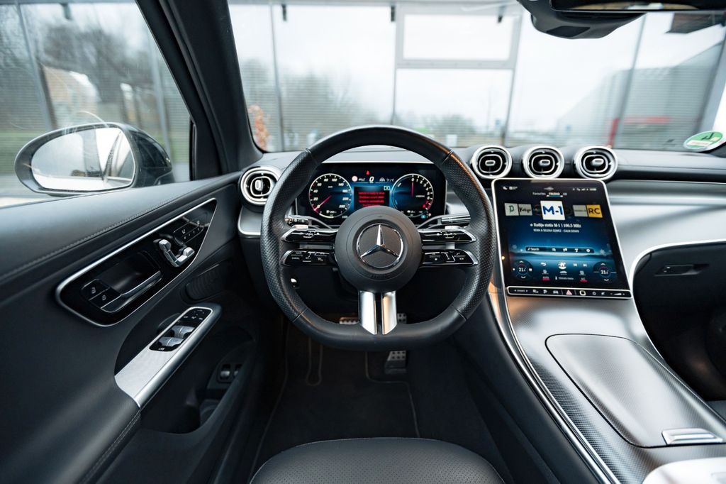 Mercedes-Benz GLC 300 2023