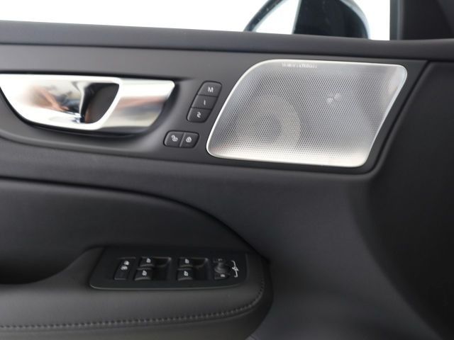 Volvo V60 2024