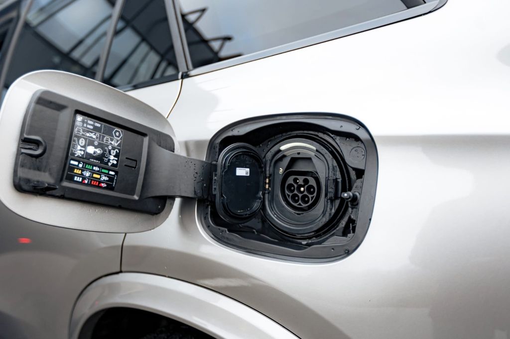 Mercedes-Benz GLC 300 2023