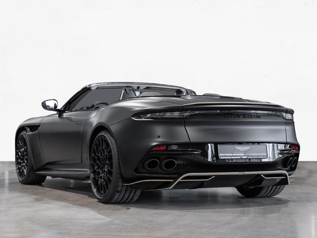Aston Martin DBS 2024