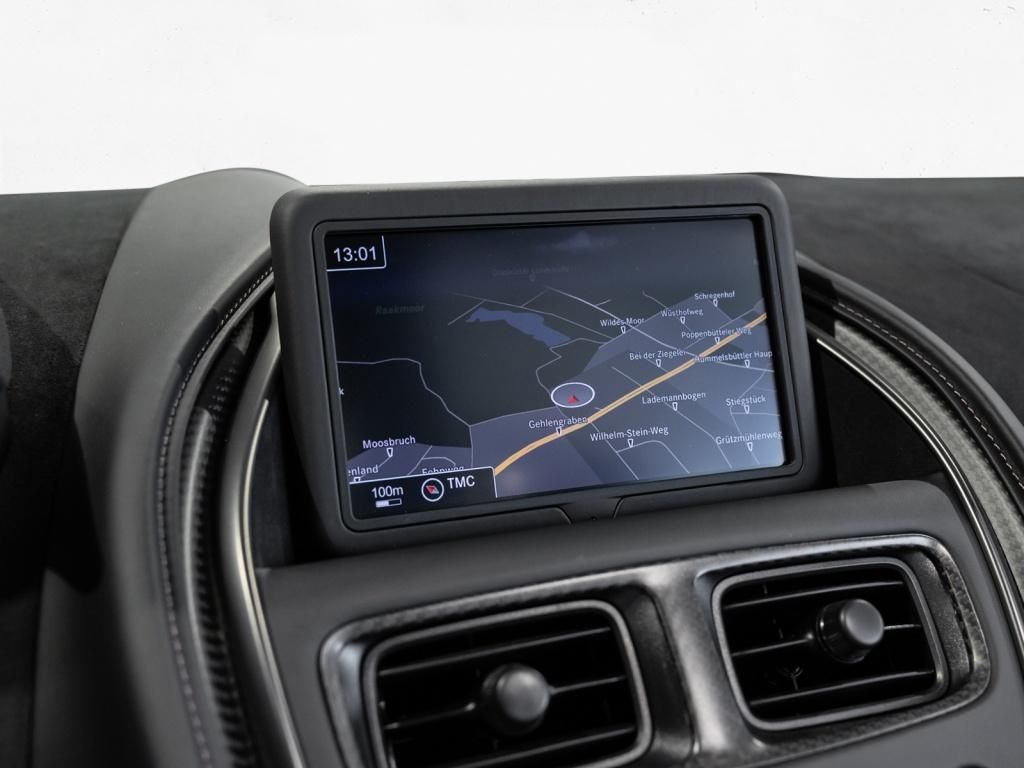 Aston Martin DBS 2024