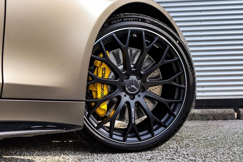 Mercedes-Benz SL 63 AMG 2025