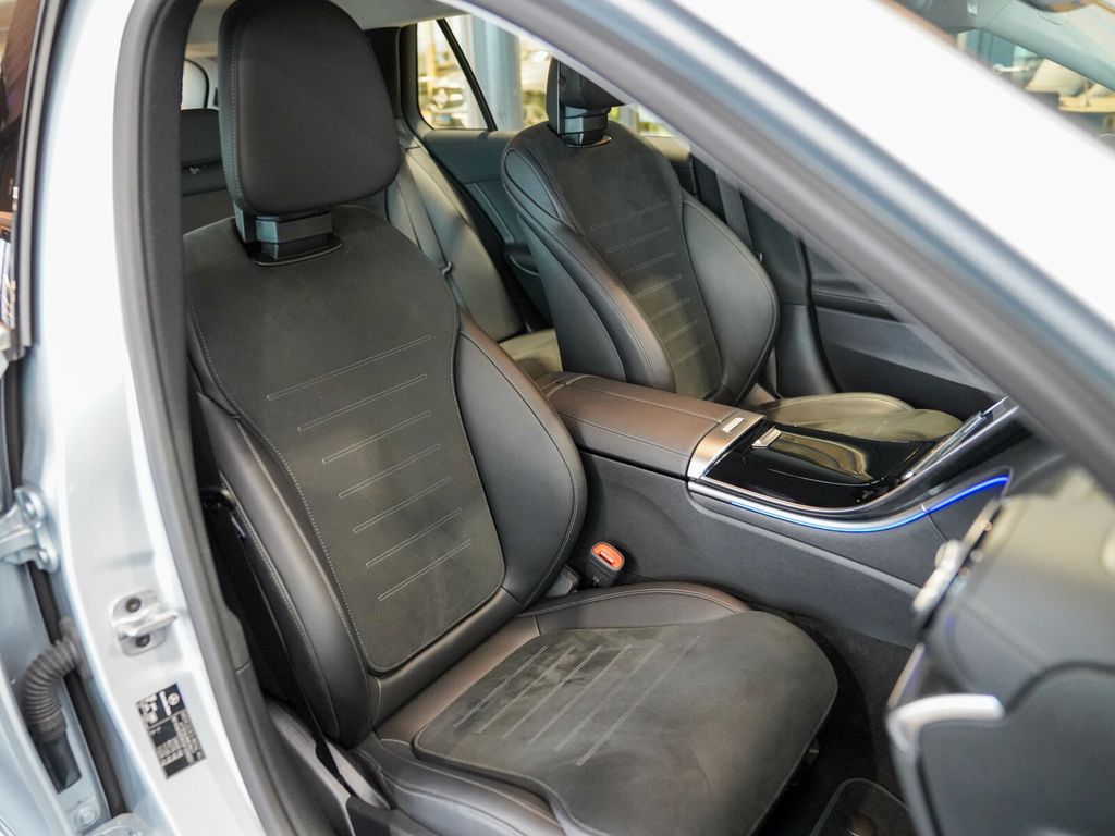 Mercedes-Benz C 220 2025